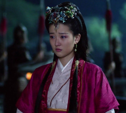 “关关”乔欣背景强，住千万豪宅被封正午小公主