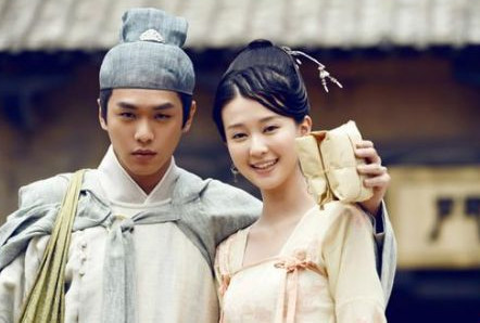 “关关”乔欣背景强，住千万豪宅被封正午小公主