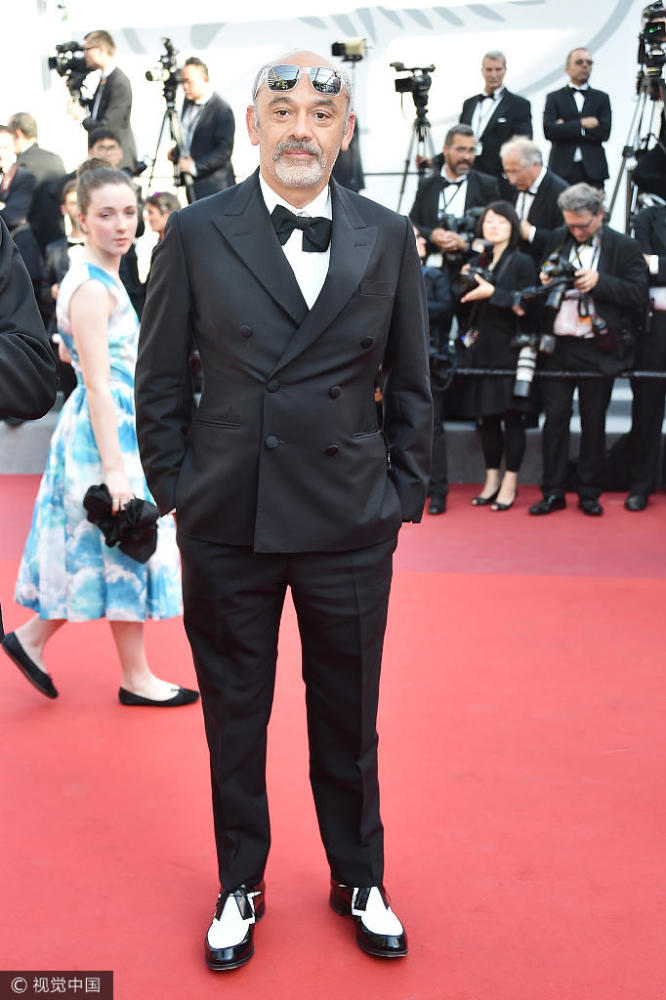 戛纳闭幕红毯现场 范冰冰秦岚优雅亮相(高清多图)