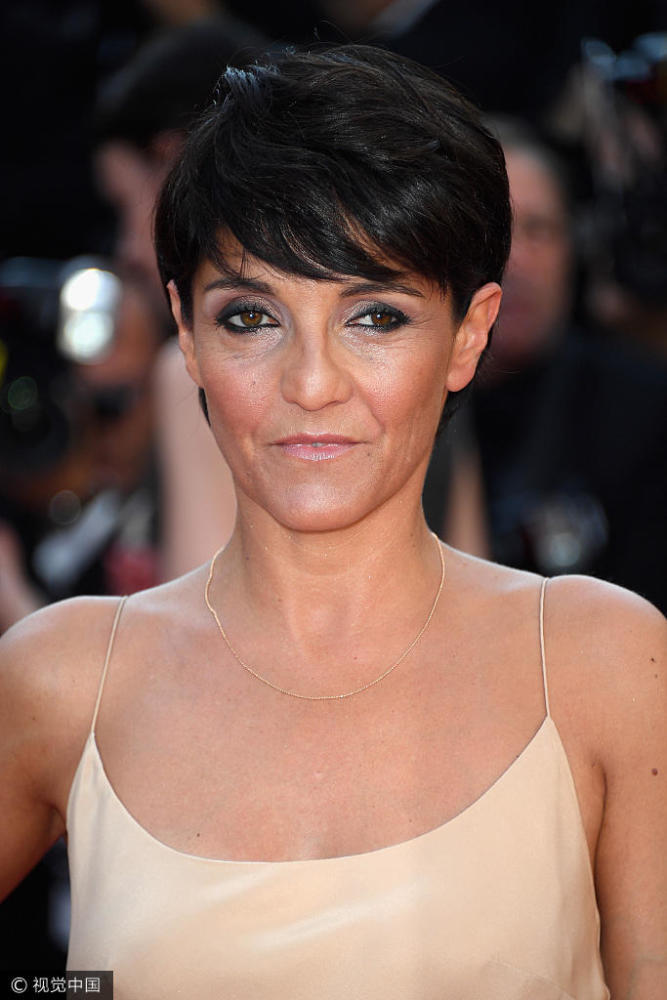 戛纳闭幕红毯现场 范冰冰秦岚优雅亮相(高清多图)