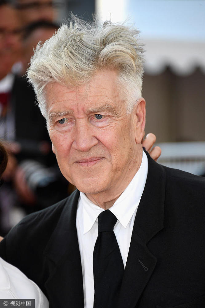 戛纳闭幕红毯现场 范冰冰秦岚优雅亮相(高清多图)