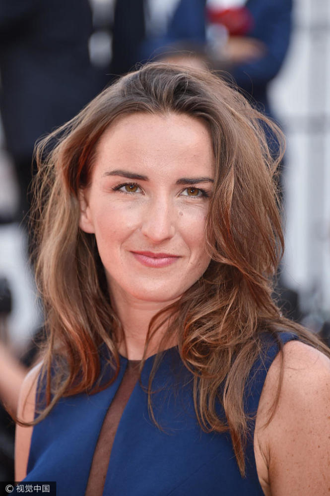 戛纳闭幕红毯现场 范冰冰秦岚优雅亮相(高清多图)