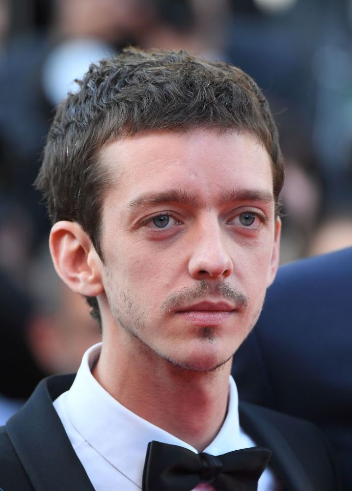 戛纳闭幕红毯现场 范冰冰秦岚优雅亮相(高清多图)