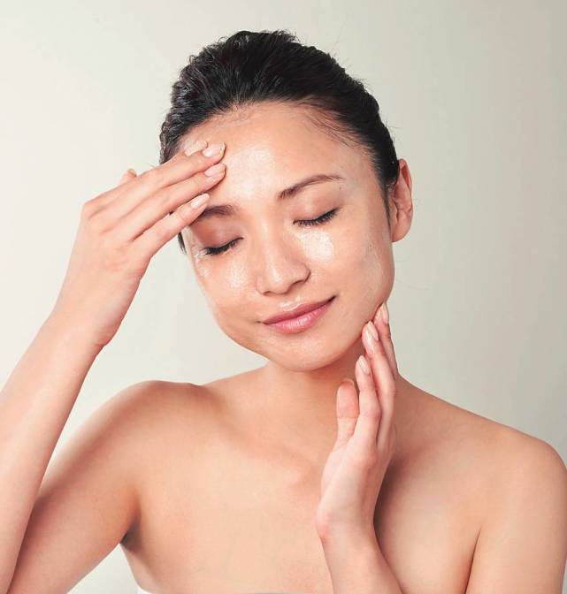 毛孔粗大、皮脂分泌过多?教你3分钟轻松洗颜术