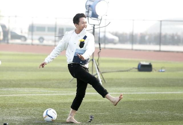 邓超《奔跑吧》用生命演绎表情包 上演脚踝杀