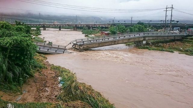 国台办高度关注台湾暴雨灾害 向遇难同胞表示哀悼