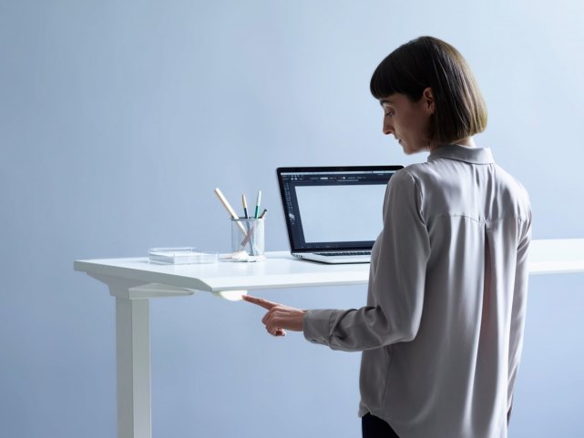 上班時是不是偷懶
優(yōu)質(zhì)辦公家具廠家了？你的辦公桌都知道