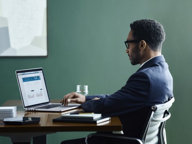 上班時是不是偷懶
優(yōu)質(zhì)辦公家具廠家了？你的辦公桌都知道