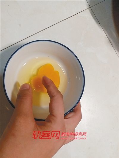 鸡蛋黄可当乒乓球打?记者实验揭晓:多是冷冻结
