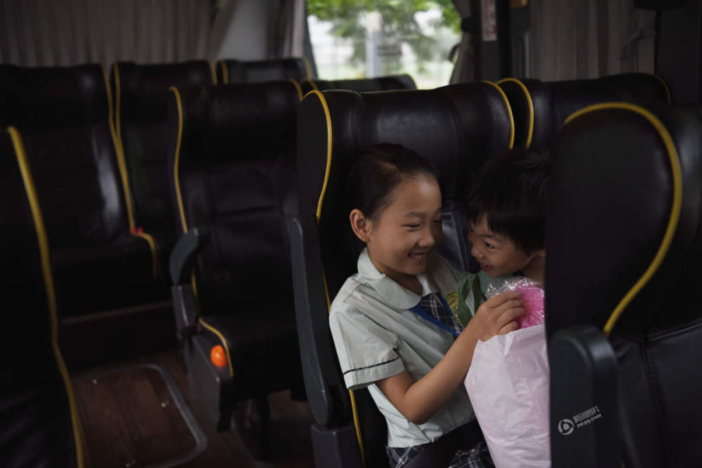 跨境学童的一天：6点多起床 住深圳香港上学(图)