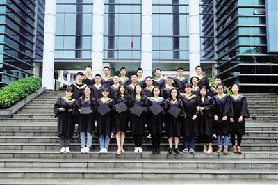 重庆一大学现学霸班：29名学生四年拿了19万奖学金