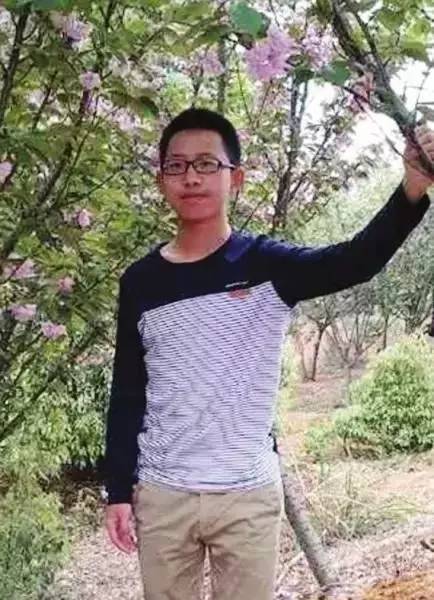 湖南文科卷面分并列第一作文 王益朋:不经意的