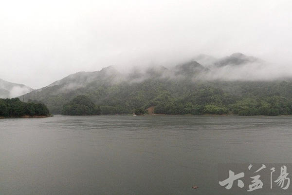 现场直击:汛情当前 看益阳市委书记瞿海的一天