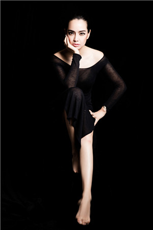 吴瑶《刷我滴卡》新歌首发 2017神曲第一击_