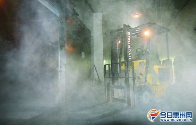 惠州30℃的高溫天氣 這里的人卻常年穿棉大衣