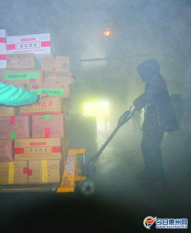 惠州30℃的高溫天氣 這里的人卻常年穿棉大衣