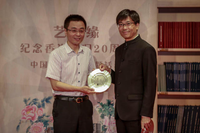 中唱艺术主题活动北京开幕 陈思思献唱庆香港