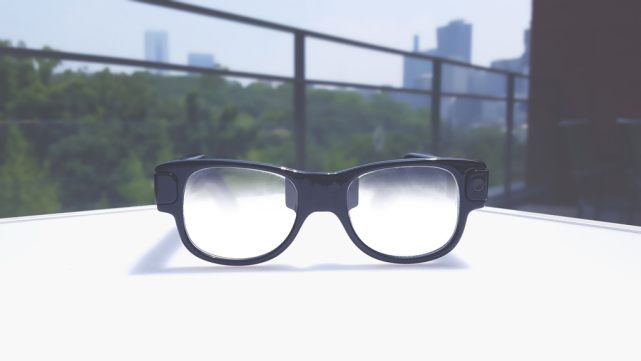 像普通眼镜的AR眼镜 谷歌眼镜得学着点