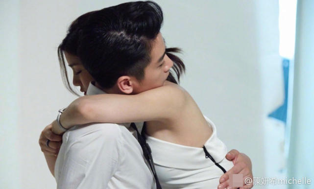 深夜撒狗粮!结婚一周年陈妍希表白陈晓:老公是我温暖依靠