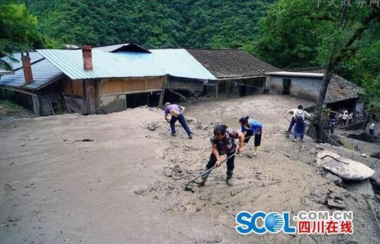 惊险!35人紧急撤离,10分钟后泥石流冲进平武这