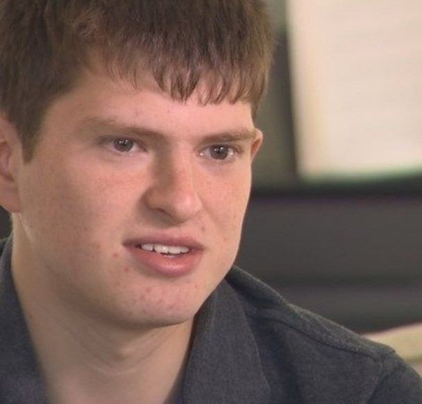 美国防部长手机号码外泄被中学生成功拨通