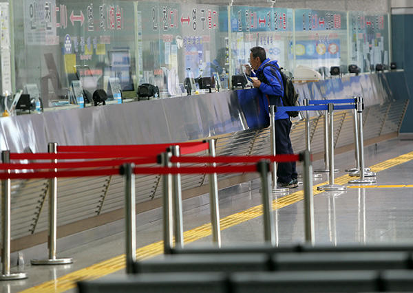 中国游客锐减致韩国旅游业不振 韩或放宽现场
