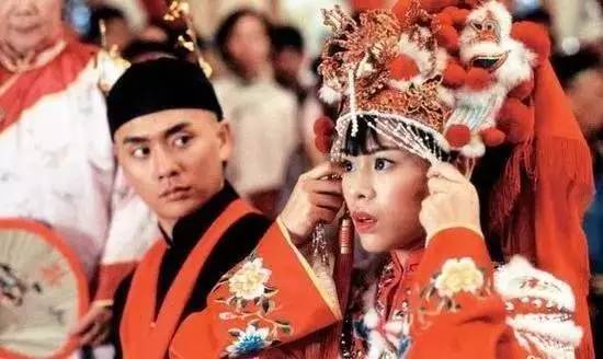 甩了相爱8年的黄宗泽，嫁给大叔环游世界，不漂亮的胡杏儿活出了最美人生！(图9)