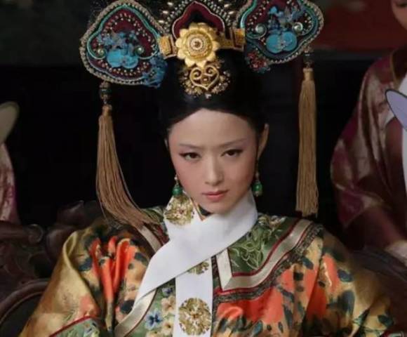 曾经红遍大江南北的《甄嬛传》,华妃是令人难忘的角色.