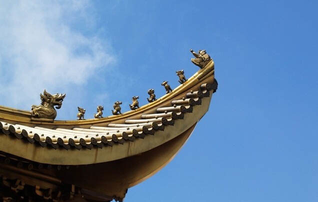 "飞檐" 是汉族传统建筑檐部形式, 多指屋檐(特别是屋角的檐部)向上