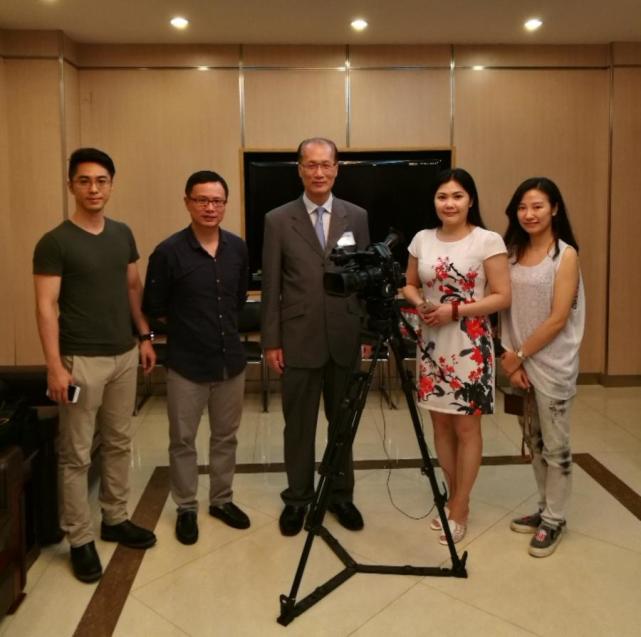 慎海雄调研广东台香港办事处贺《直通粤港澳》