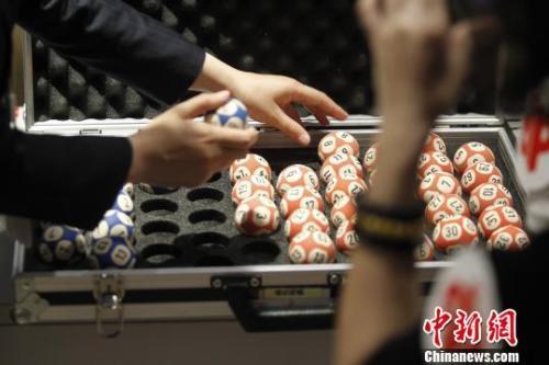 “龙虾学院”刷屏网络，还有哪些高校不走寻常路？