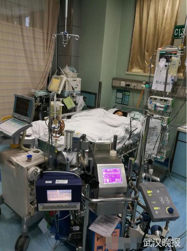 18岁女孩拉肚子竟命悬一线 心脏停跳8天后康复