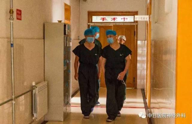 中日医院神经外科于炎冰主任团队赴西藏为脑瘫