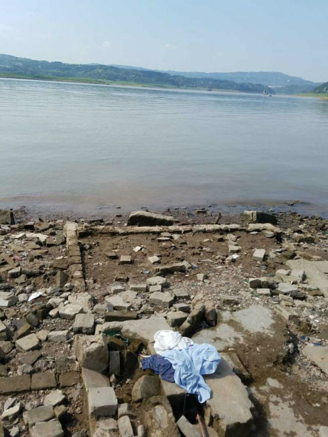 痛心!重庆3人长江游泳 1人溺亡