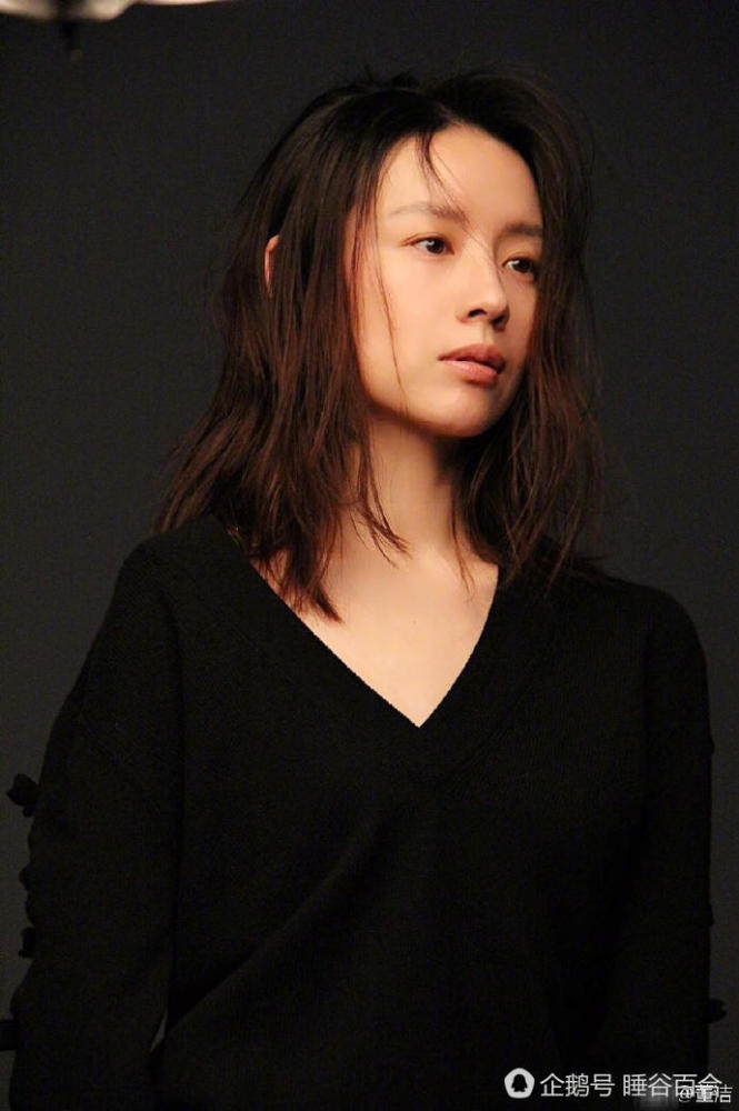 董洁隔5年发微博 淡妆短裙装扮微博瞬间沦陷【图】