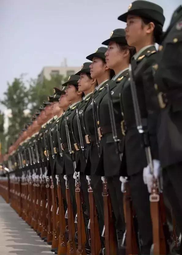 建国70周年阅兵最美女兵出炉,她的名字叫做高远,是