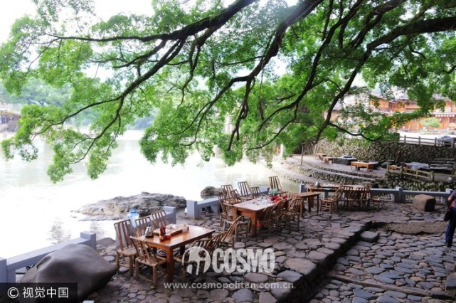 明明轻松40度 这些“火炉”却挤满赴汤蹈火的旅行者