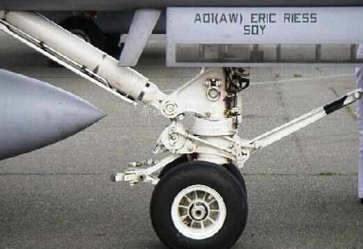 歼20这种重型战机上航母优势多,但这些性能需