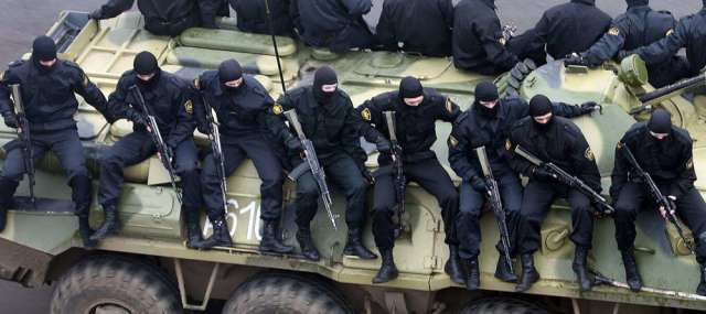 俄式反恐:人质看到俄反恐部队,选择与恐怖分子拼命