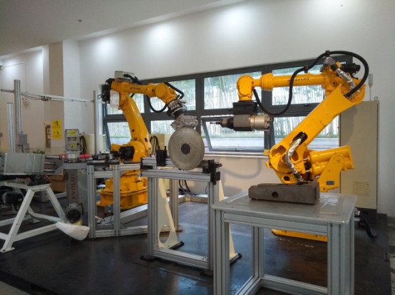 谋合作促发展 佛山机器人学院智能制造调研走