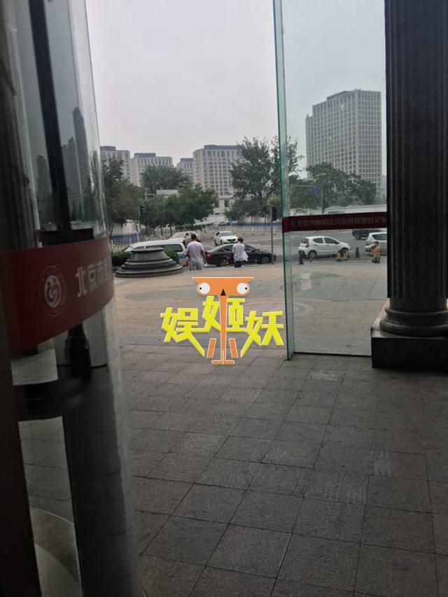 满文军第二段婚姻也画上句号？现身民政局疑办离婚 - 5