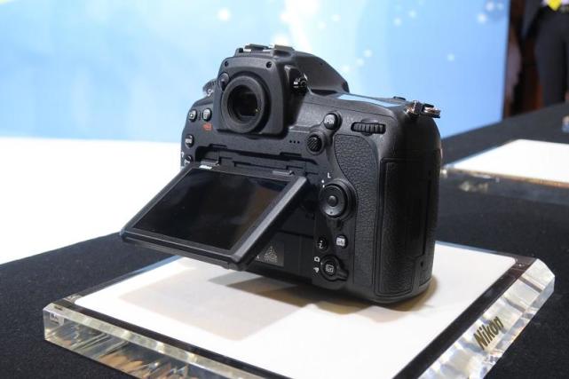 尼康发布D850:4575万像素7张\/秒连拍售价285