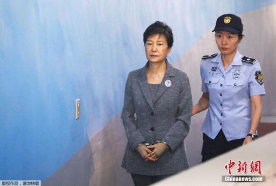 韩国法院延长拘捕令 因担忧朴槿惠或“毁灭证据”（图） - 2
