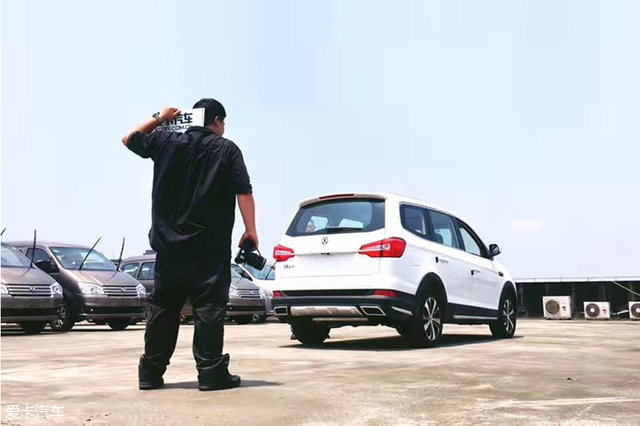 ռɱϮ ˭ǡ桱SUV