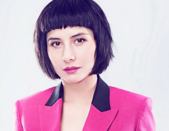赌王女儿何超仪罕见携老公现身，结婚15年战胜病魔感情更胜从前