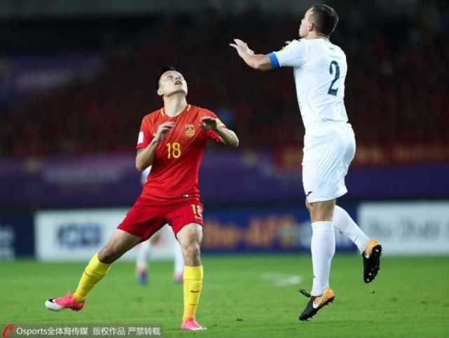 半场数据：国足射门12-2碾压 就缺个进球！