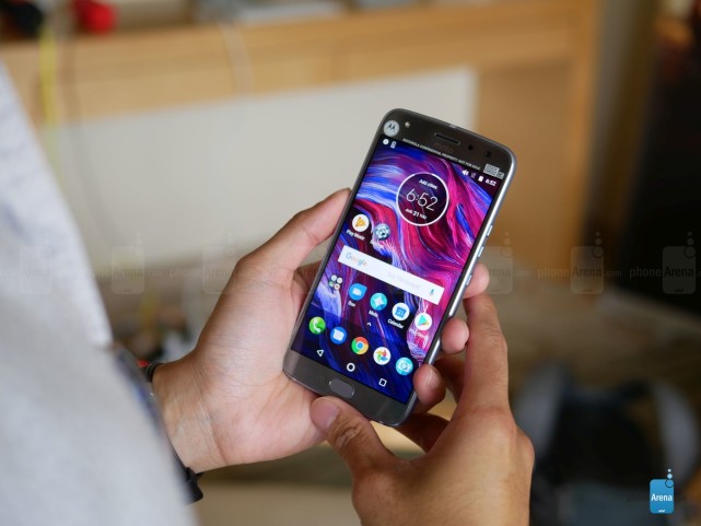 Moto X4发布:配超广角双摄 机身也防水了
