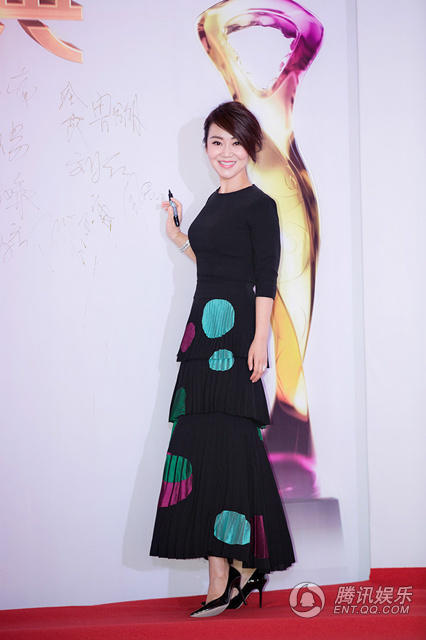 闫妮获赠胡歌玫瑰 闫妮老公是谁女儿邹元清长