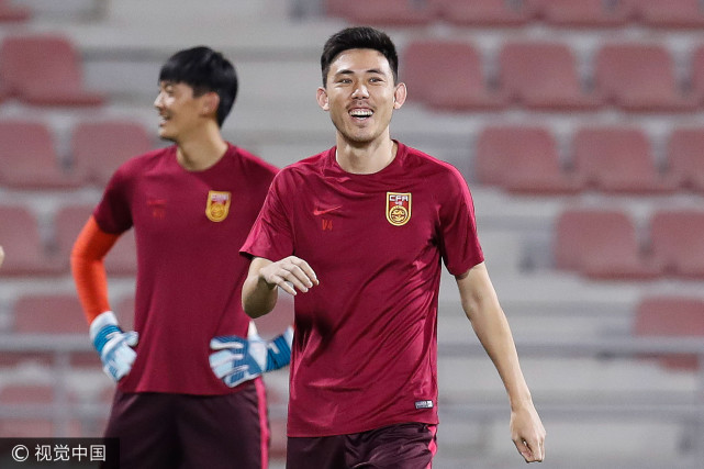 主动求变！国足后防重组严防1人 郑智联袂赵旭日