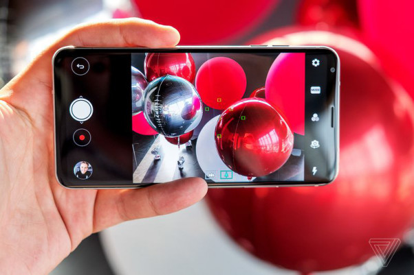 LG V30测评:少了一些花样,多了一块悦目的OL